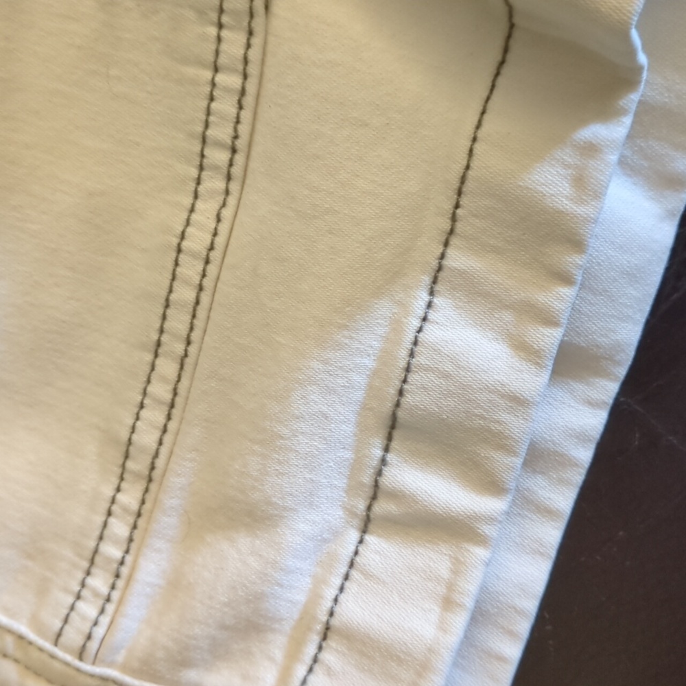 Target Universal Thread Contrast Shorts Cream trimmed Blue Stitching - Picture 5 of 6
